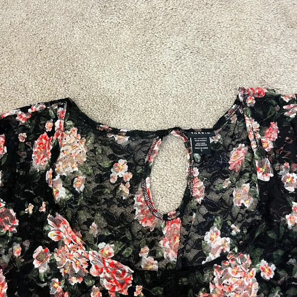 Torrid Mesh Floral Lace Peplum Blouse - Picture 4 of 6